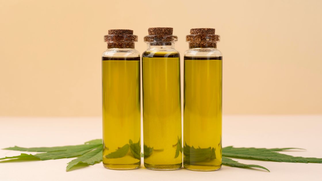 Top 5 Benefits of Mahabhringraj Oil for Hair (Tips to Apply)