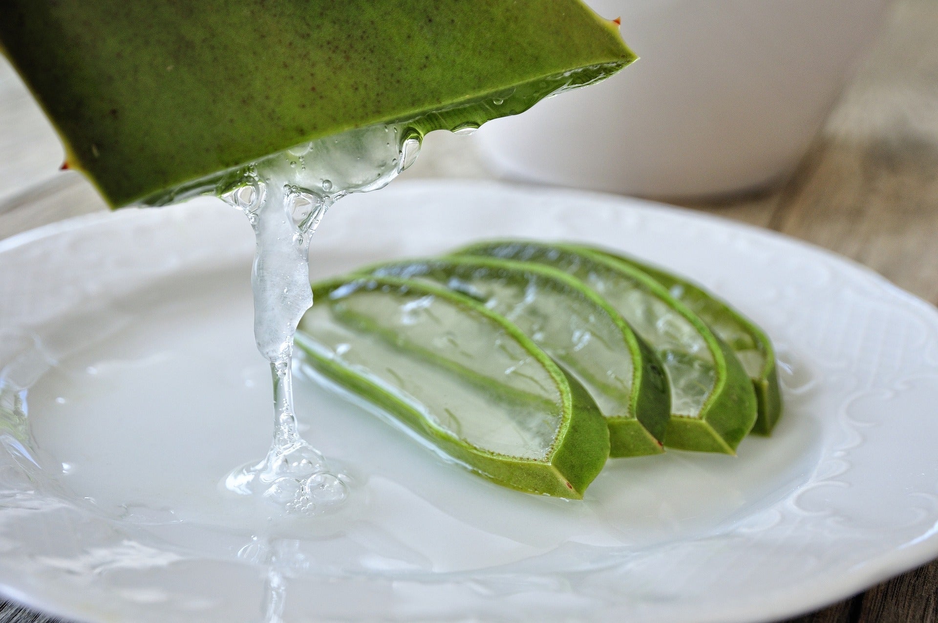 Aloe Vera: 9 Best Health Benefits with 4 Ways to Use