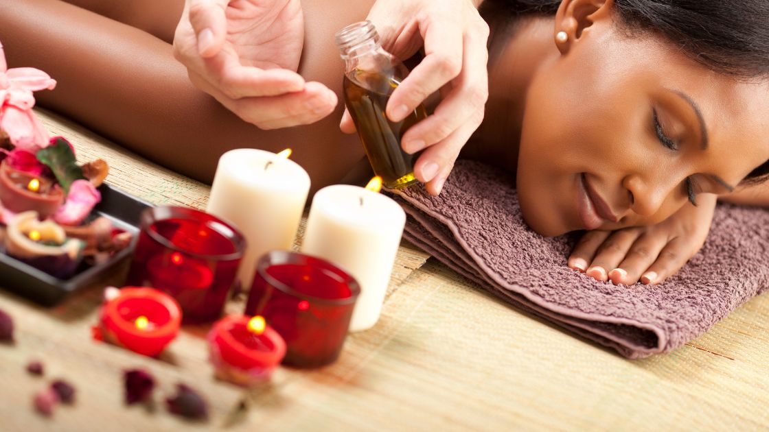 9 Holistic Body Oil Massage Benefits to Improve Your Physical & Mental State
