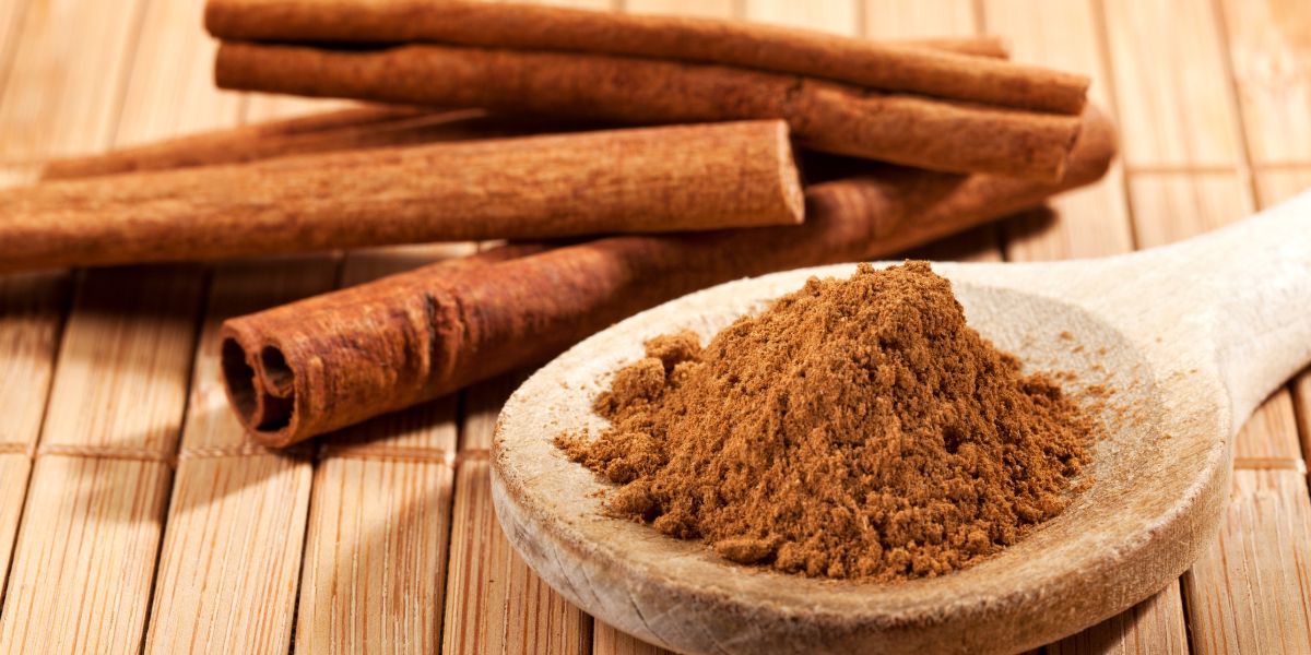 Cinnamon (दालचीनी)