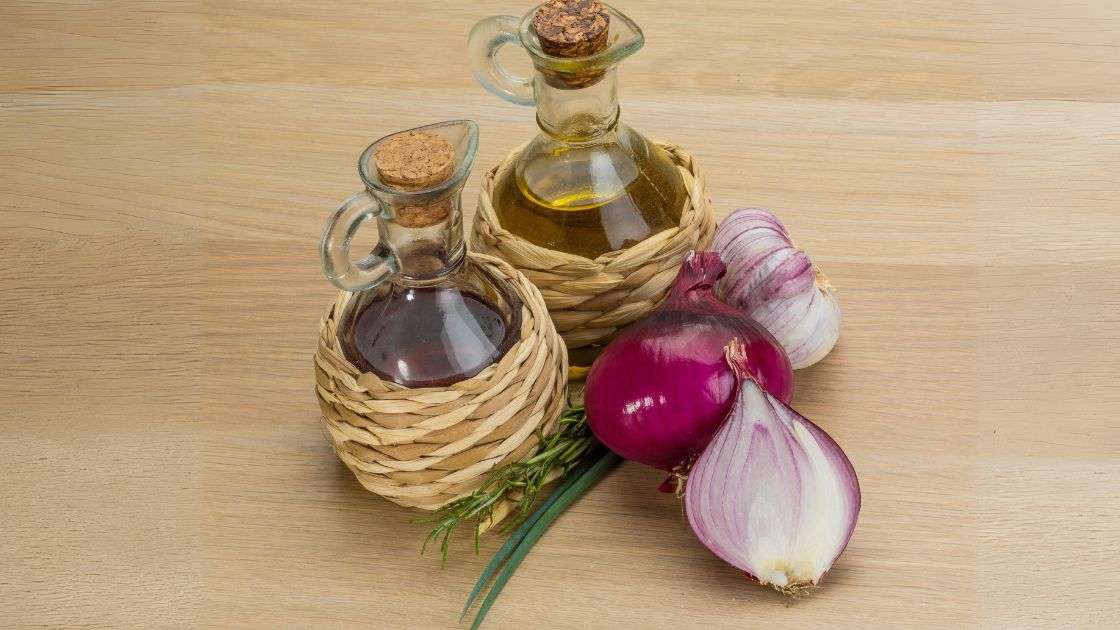 A Detailed Insight into the 8 Remarkable Onion Hair Oil Benefits