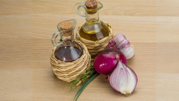 A Detailed Insight into the 8 Remarkable Onion Hair Oil Benefits