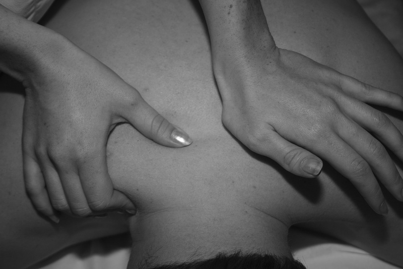 How to use acupressure for back pain?